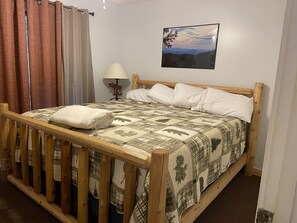 1 soverom, skrivebord, strykejern/-brett og wi-fi