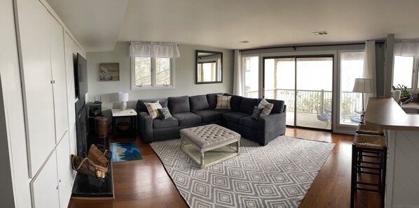 Smart TV, fireplace, DVD player