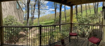 Eagles Court Ski In/Ski Out Condo with Walkable Location & Mountain Views!