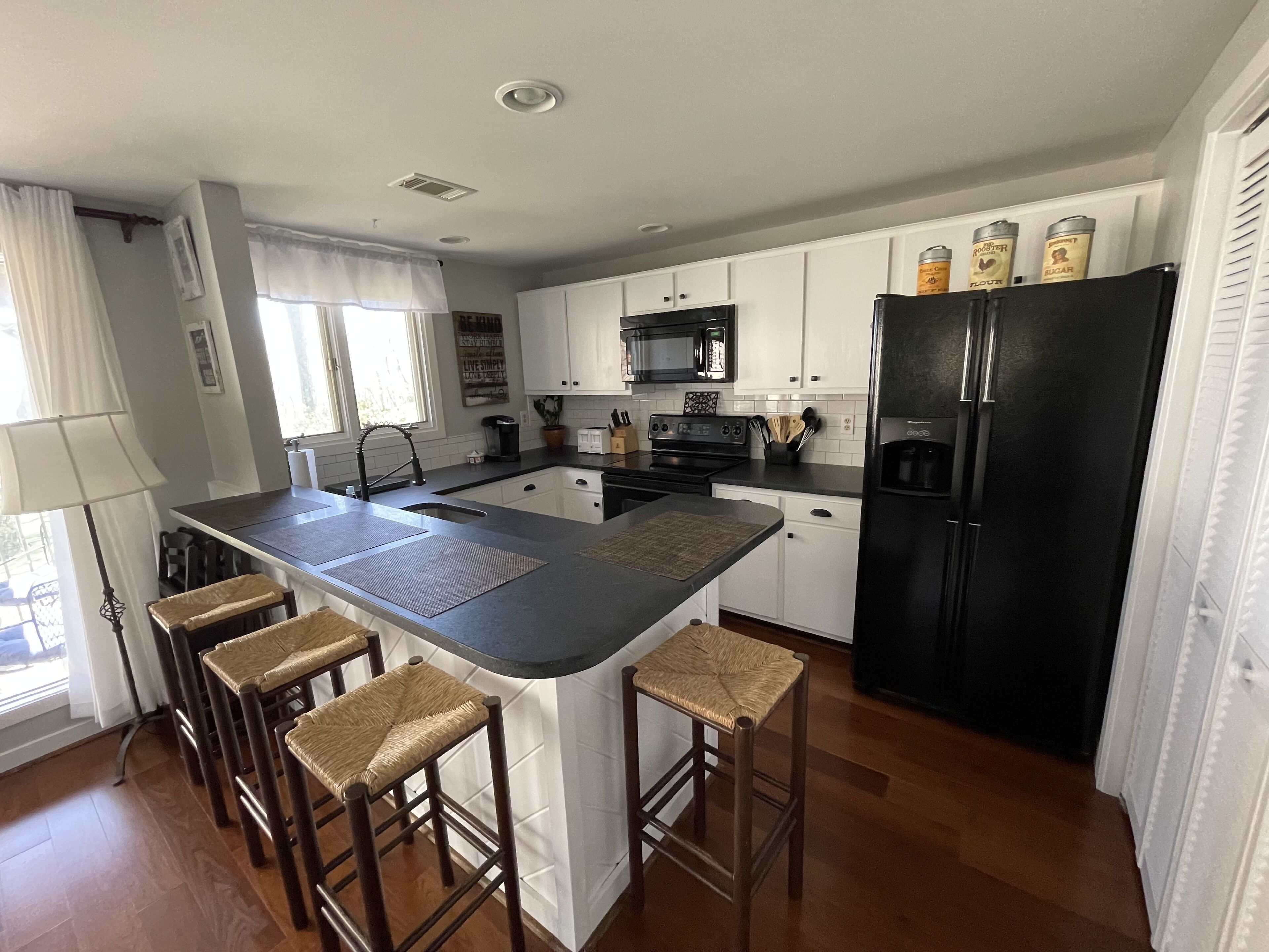 Eagles Court Ski In/Ski Out Condo with Walkable Location & Mountain Views!