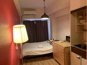 1 habitación, escritorio, cortinas blackout y wifi gratis 