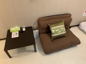 1 bedroom, desk, blackout curtains, free WiFi