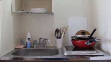 Fridge, microwave, stovetop, electric kettle