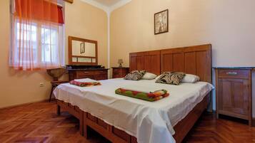 Villa | In-room safe, iron/ironing board, free WiFi