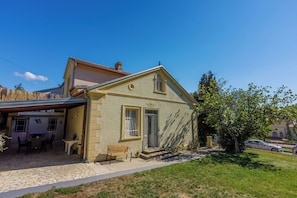 Villa | Courtyard - Villa Drago (Novi Vinodolski)