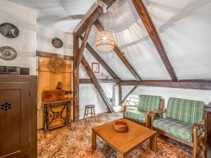 Interior - Újezd Svatého Kříže by Interhome (Bělá nad Radbůzou)