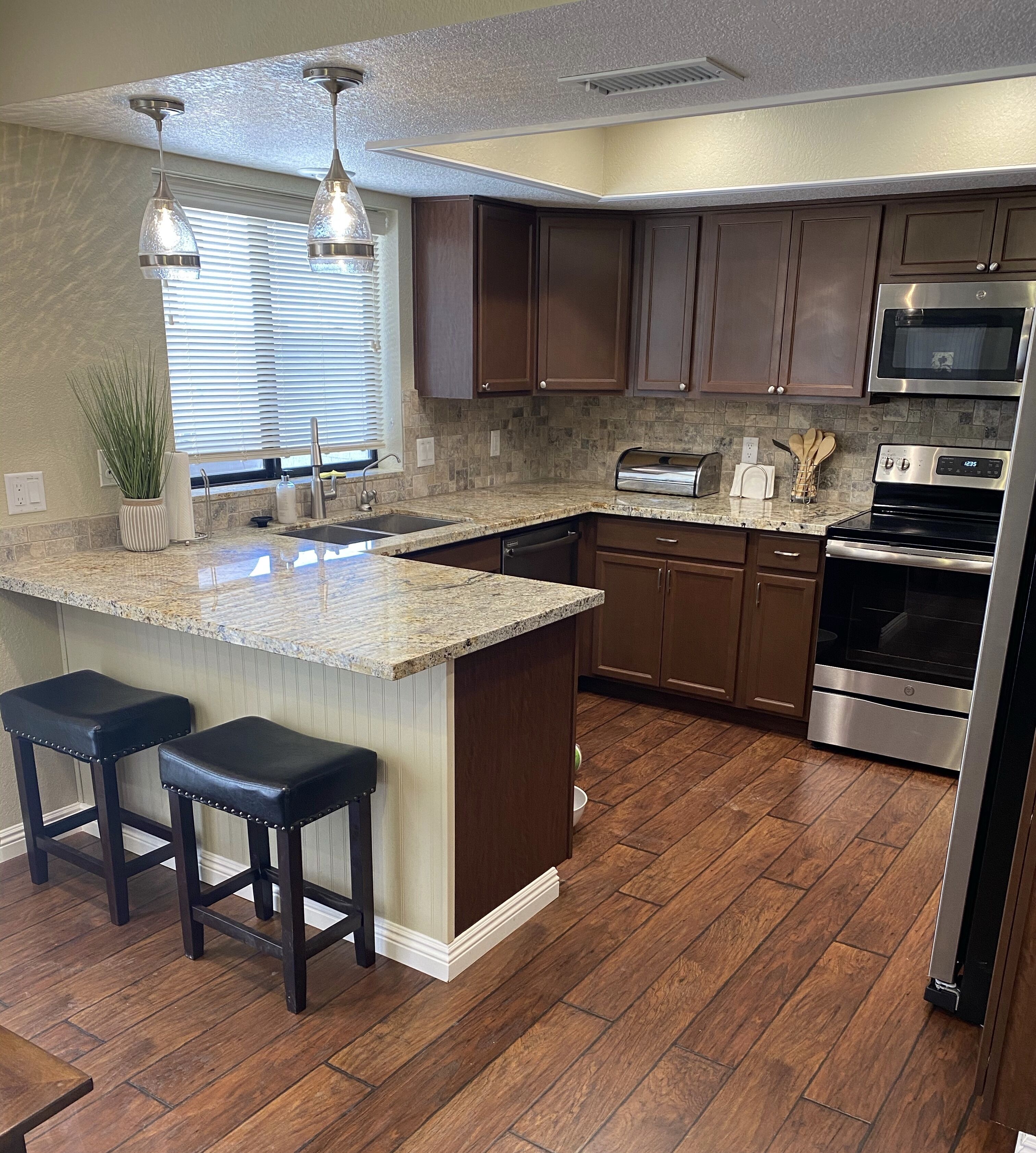 Snowbirds/Boaters/Family Retreat - 3br/2ba Minutes to Lake - With Heated Pool