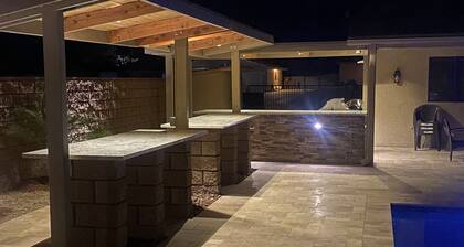 Snowbirds/Boaters/Family Retreat - 3br/2ba Minutes to Lake - With Heated Pool