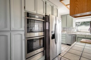 Fridge, stovetop, coffee/tea maker, toaster