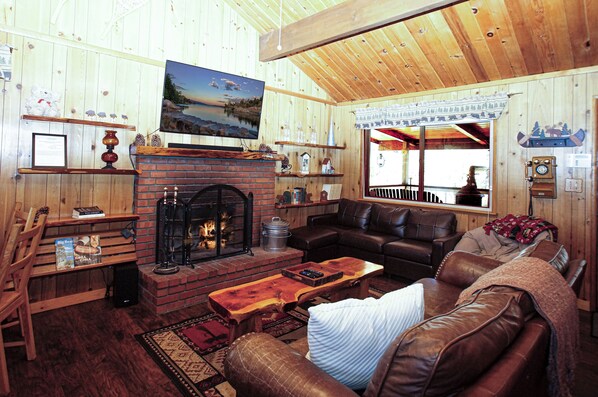 Interior - Big Wood Pines - Foosball Table, Pet Friendly, Fenced Yard (Big Bear City)