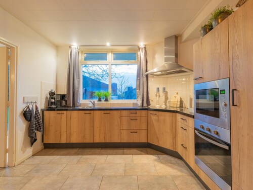 Child friendly detached villa with hot tub