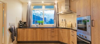 Child friendly detached villa with hot tub