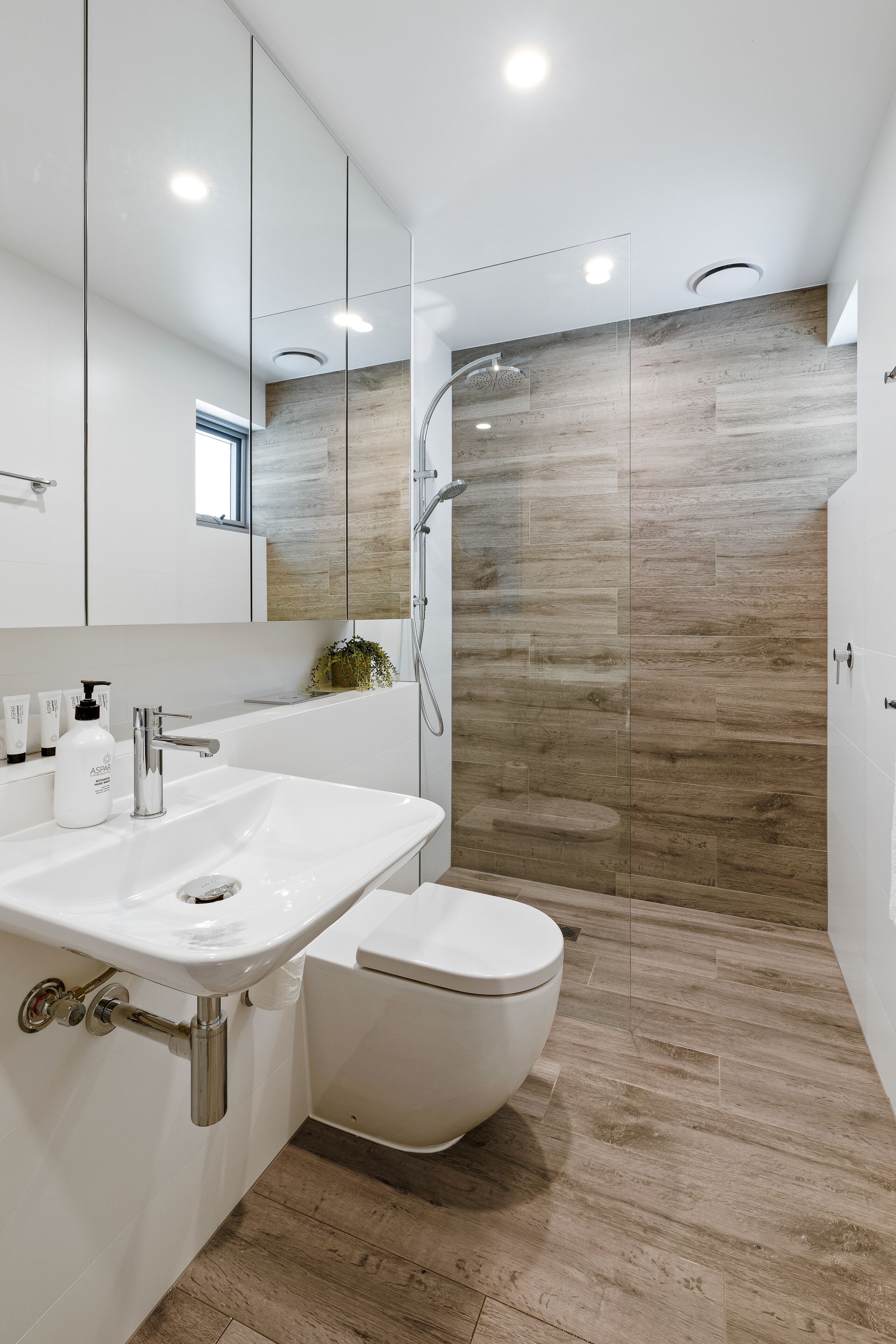 Azure Apartments by Urban Rest — image 9