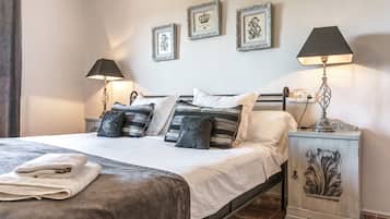 4 makuuhuonetta, silitysrauta/-lauta, ilmainen Wi-Fi, vuodevaatteet