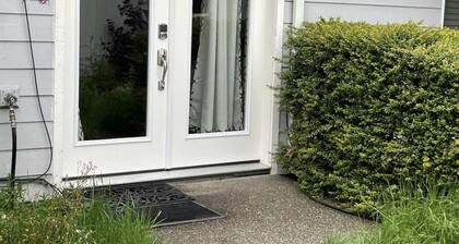 Private Guest Suite - near Alderwood Mall - Seattle