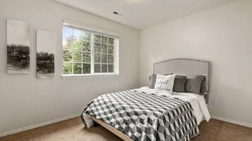 3 chambres, fer et planche à repasser, Wi-Fi, draps fournis