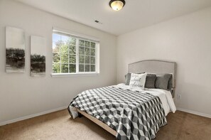 3 chambres, fer et planche à repasser, Wi-Fi, literie fournie