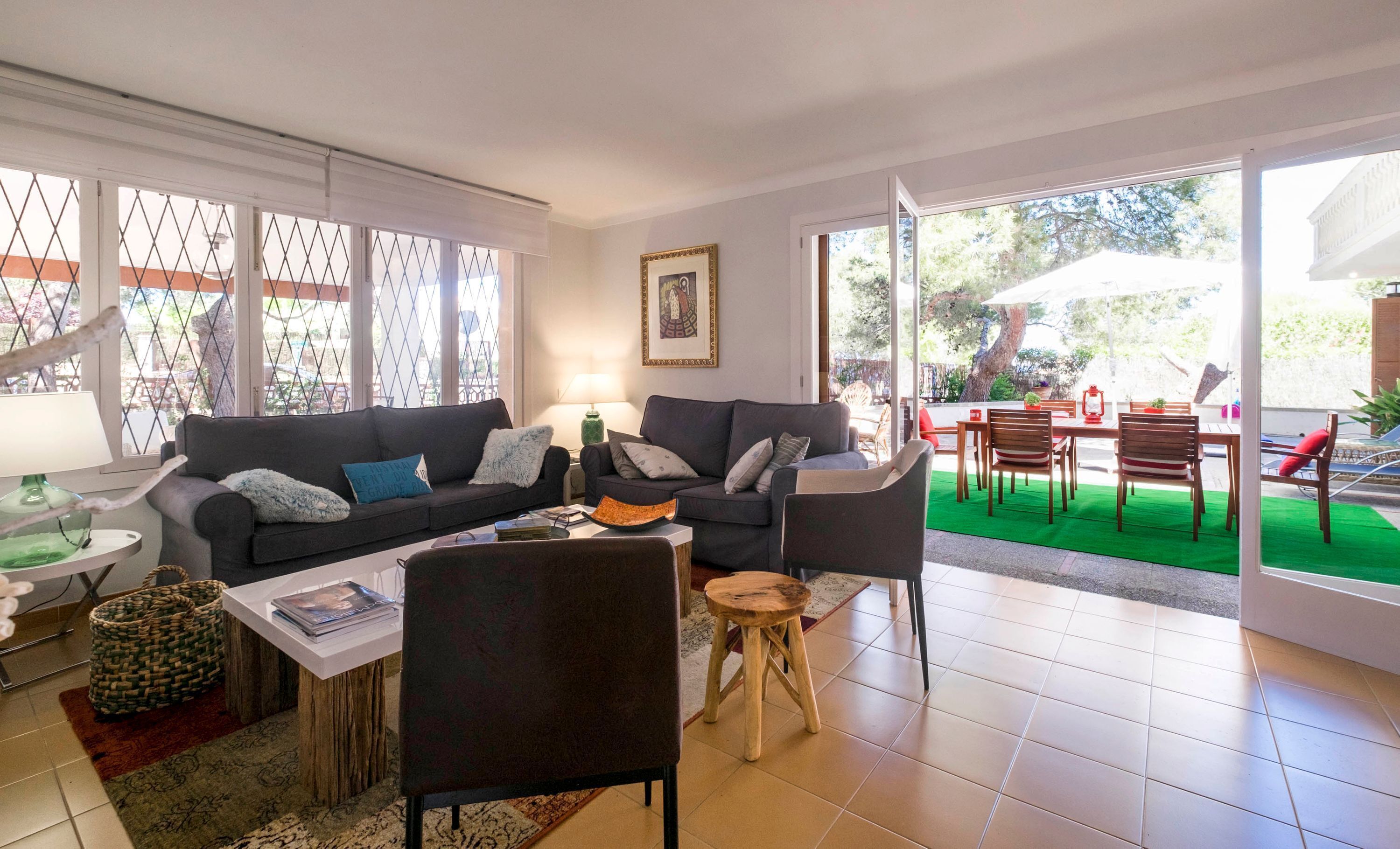 TV, peis, DVD-spiller og stereoanlegg