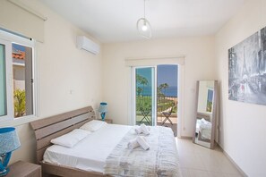 4 habitaciones, tabla de planchar con plancha y acceso a internet 