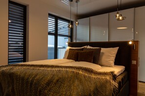 3 Schlafzimmer, Zimmersafe, Schreibtisch, Reisekinderbett