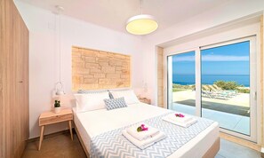 2 bedrooms, in-room safe, desk, iron/ironing board