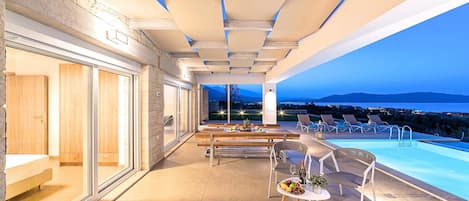 Outdoor pool, a heated pool