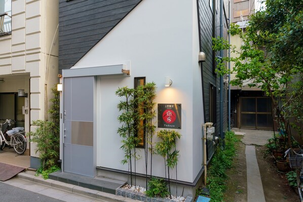 واجهة المنشأة