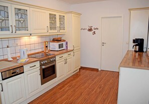 Køleskab, mikrobølgeovn, ovn, opvaskemaskine