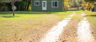 Cozy Riverfront Cottage