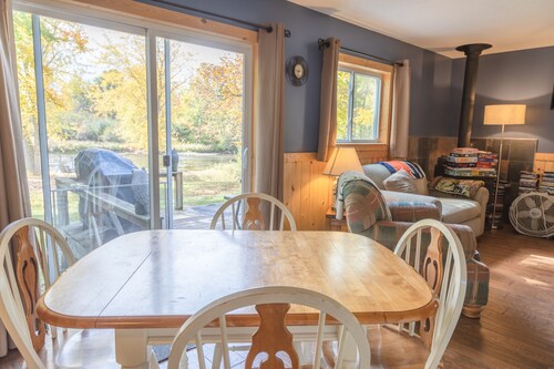 Cozy Riverfront Cottage