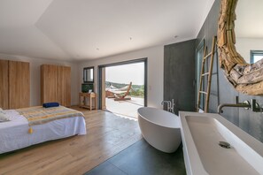 7 Schlafzimmer, Bügeleisen/Bügelbrett, Reisekinderbett, kostenloses WLAN