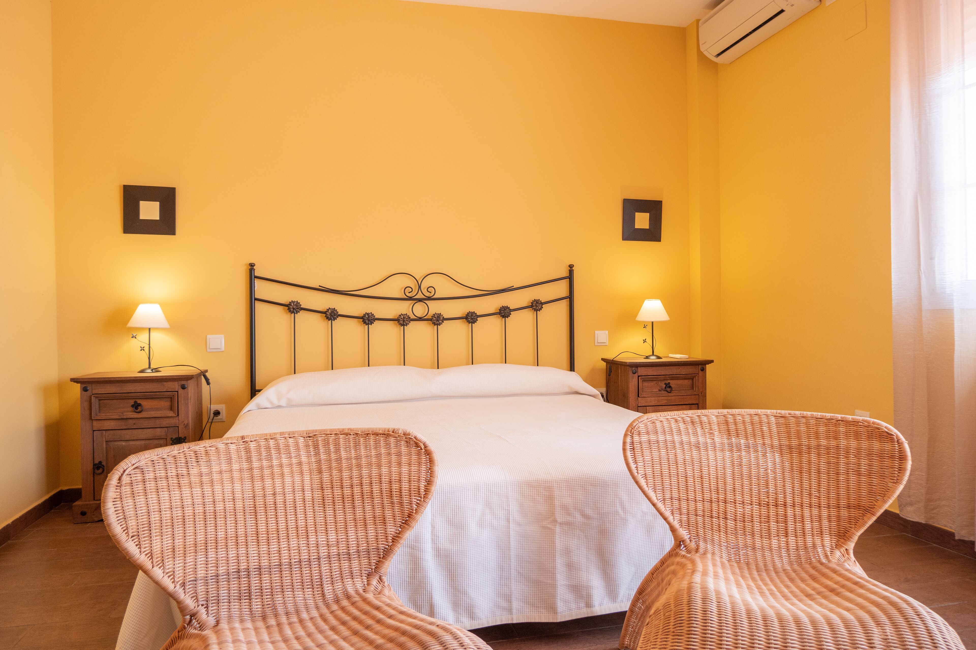 4 bedrooms, free WiFi, bed sheets, wheelchair access