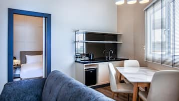 Wesley Suite | Living area | 40-inch Smart TV with digital channels, TV