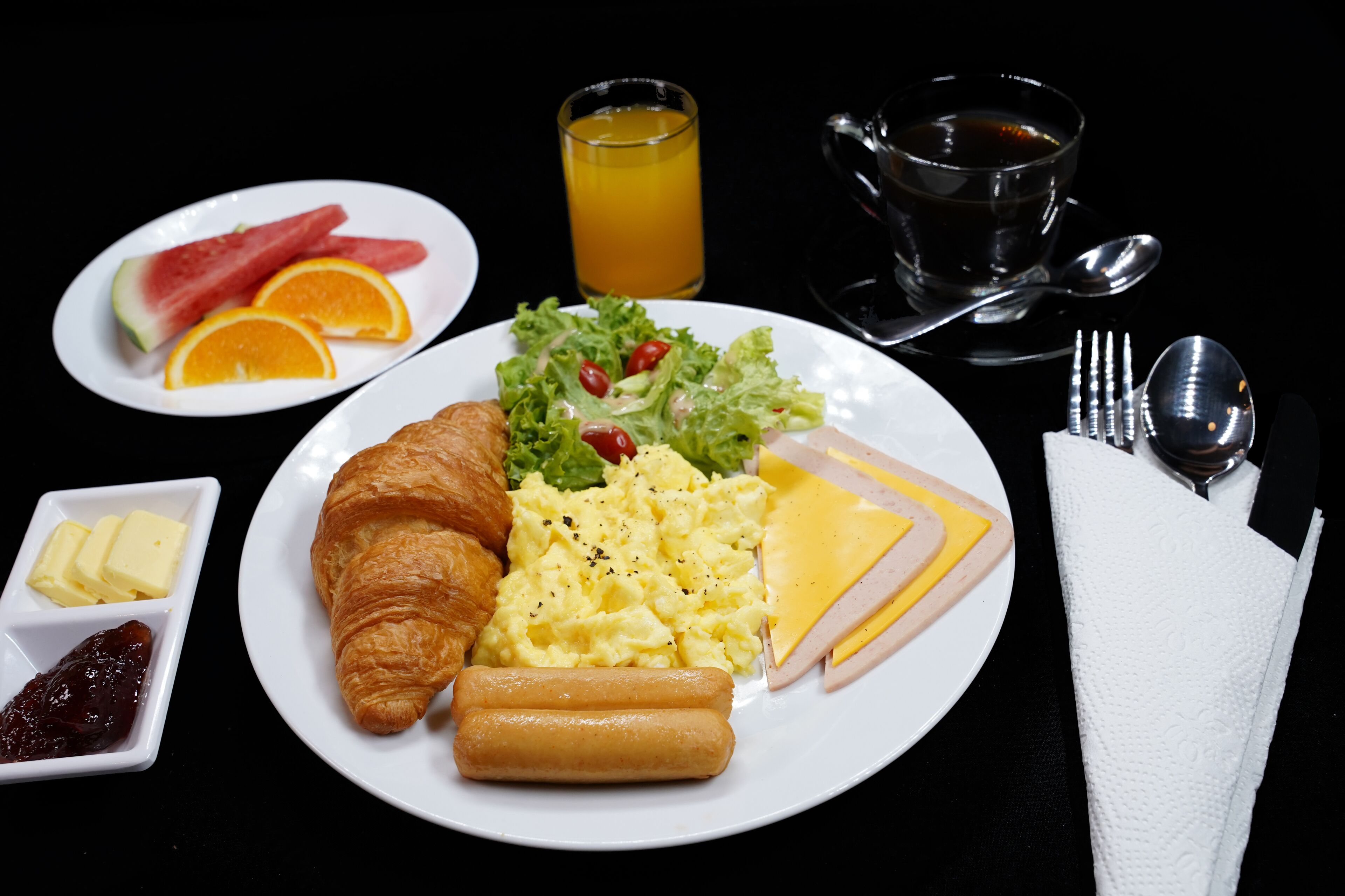 daily continental breakfast (myr 14.8 per person)