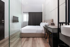 Premier King Room | Egyptian cotton sheets, premium bedding, down comforters - Wesley Hotel (Bukit Mertajam)