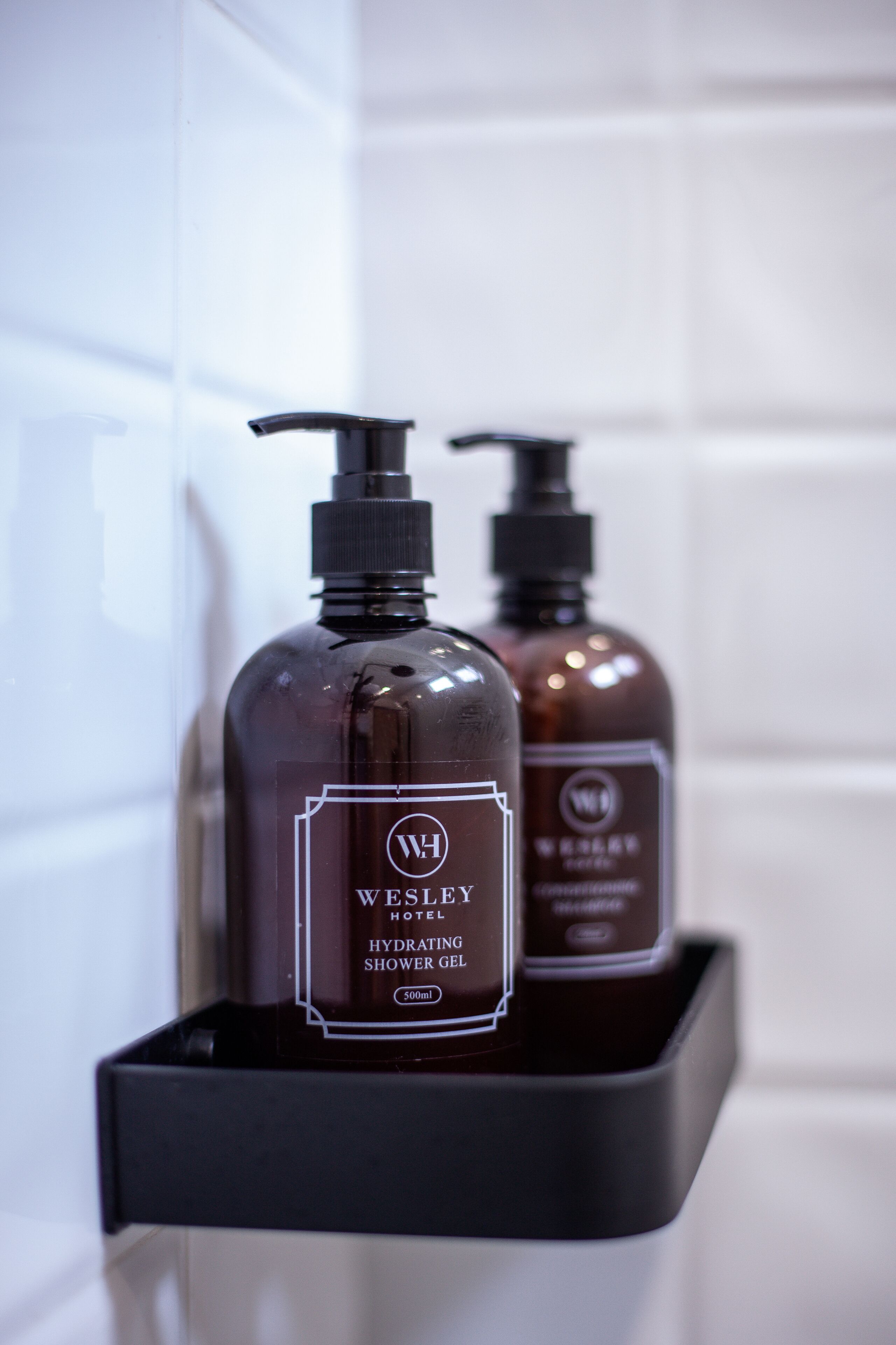 shower, rainfall showerhead, free toiletries, hair dryer