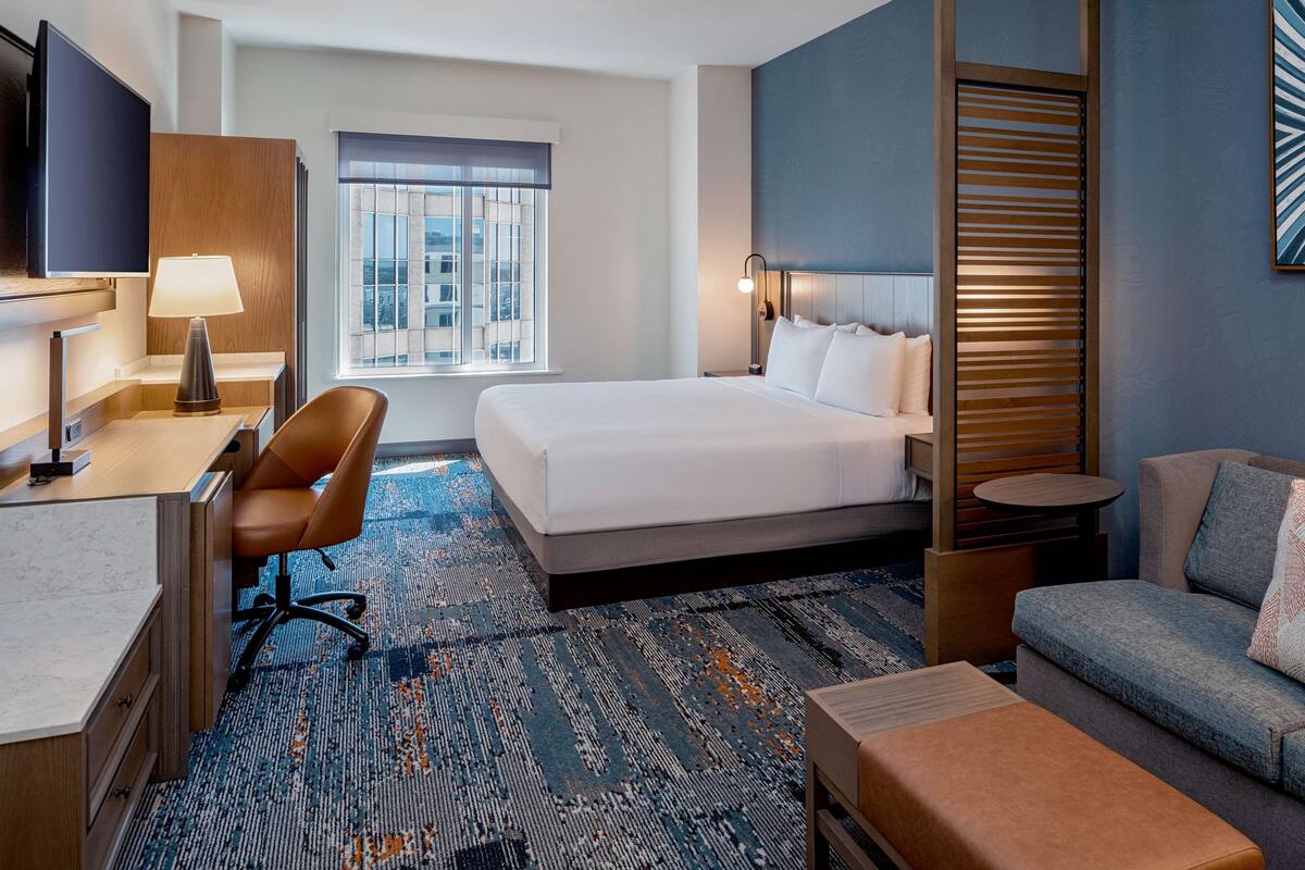 room, 1 king bed with sofa bed (high floor) | 1 bedroom, in-room safe, desk, laptop workspace