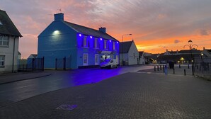 Front of property - Marina View Guest House (Irvine)