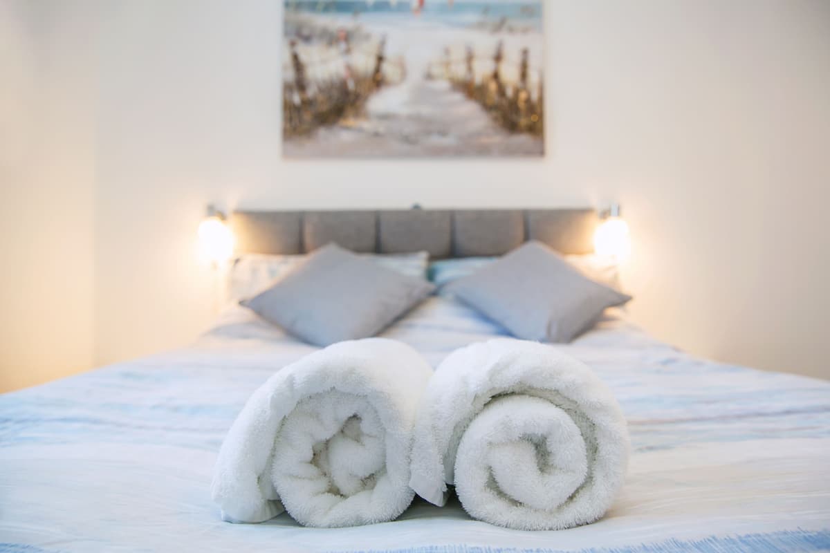 Double Room | Iron/ironing board, free WiFi, bed sheets