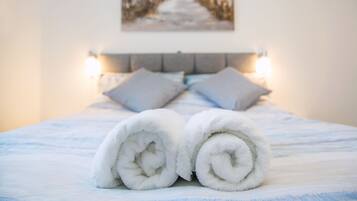 Double Room | Iron/ironing board, free WiFi, bed sheets