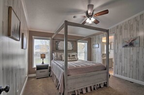 4 Schlafzimmer, Schreibtisch, Bügeleisen/Bügelbrett, Reisekinderbett
