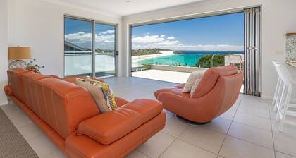 Beach Break, Stunning View & Fantastic House
