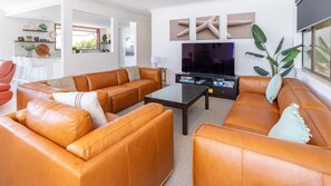 Smart-TV, DVD-spiller og strømmetjenester