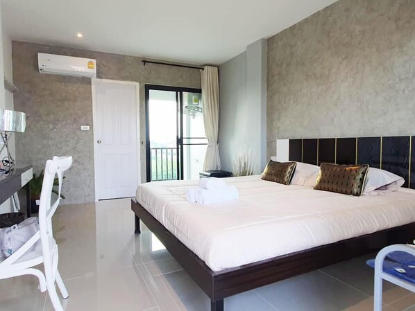 Basic Studio, Multiple Beds | Blackout drapes, soundproofing, iron/ironing board, free WiFi