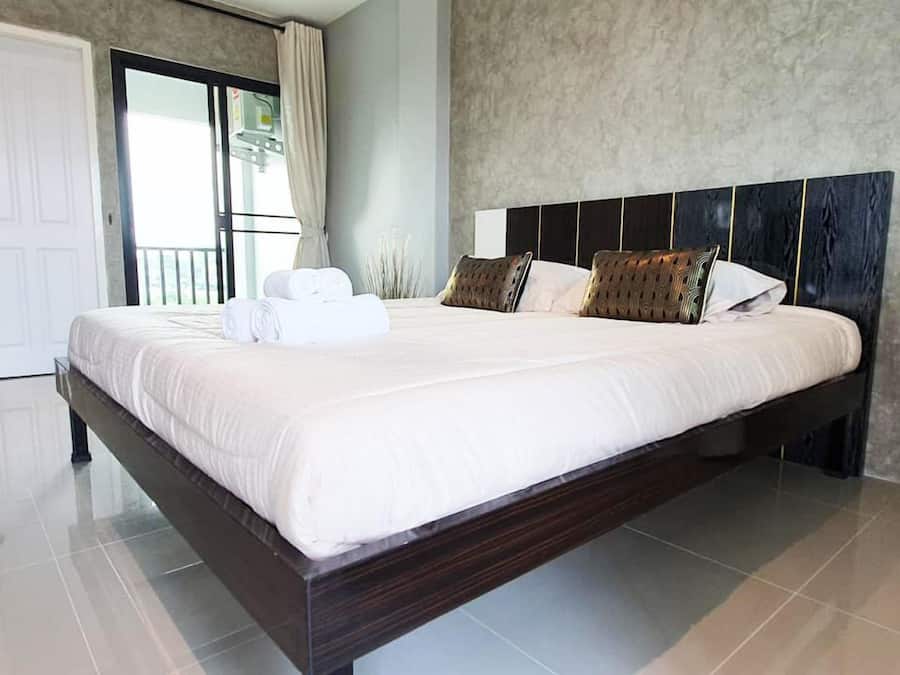 Estudio básico, varias camas | Cortinas opacas y sistema de insonorización