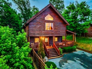 Exterior - ⭐ SECLUDED • HOT TUB  • GAME ROOM • LOCATION • EASY ROADS! ⭐ (Sevierville)