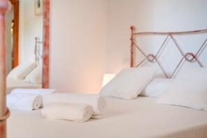 3 dormitorios, tabla de planchar con plancha, wifi gratis y ropa de cama