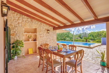Outdoor dining. Villa Joana with Mountain View, Wi-Fi, Garden, Pool & Terraces