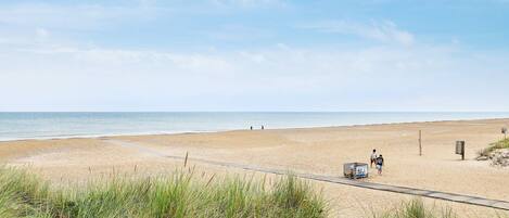 Apartment | Pool | Indoor pool, outdoor pool