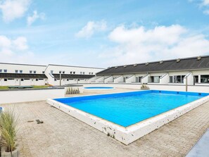 Apartamento | Piscina | Una piscina cubierta, una piscina al aire libre